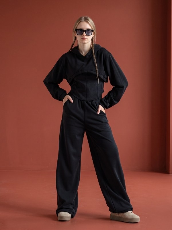 Kız Çocuk Büstiyer Detaylı Crop Sweatshirt ve Bol Paça Pantolonlu 3’lü Eşofman Takım