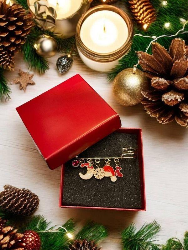 Yılbaşı Temalı Tasarım Beşli Noel Charmlı Kutulu Yaka İğnesi