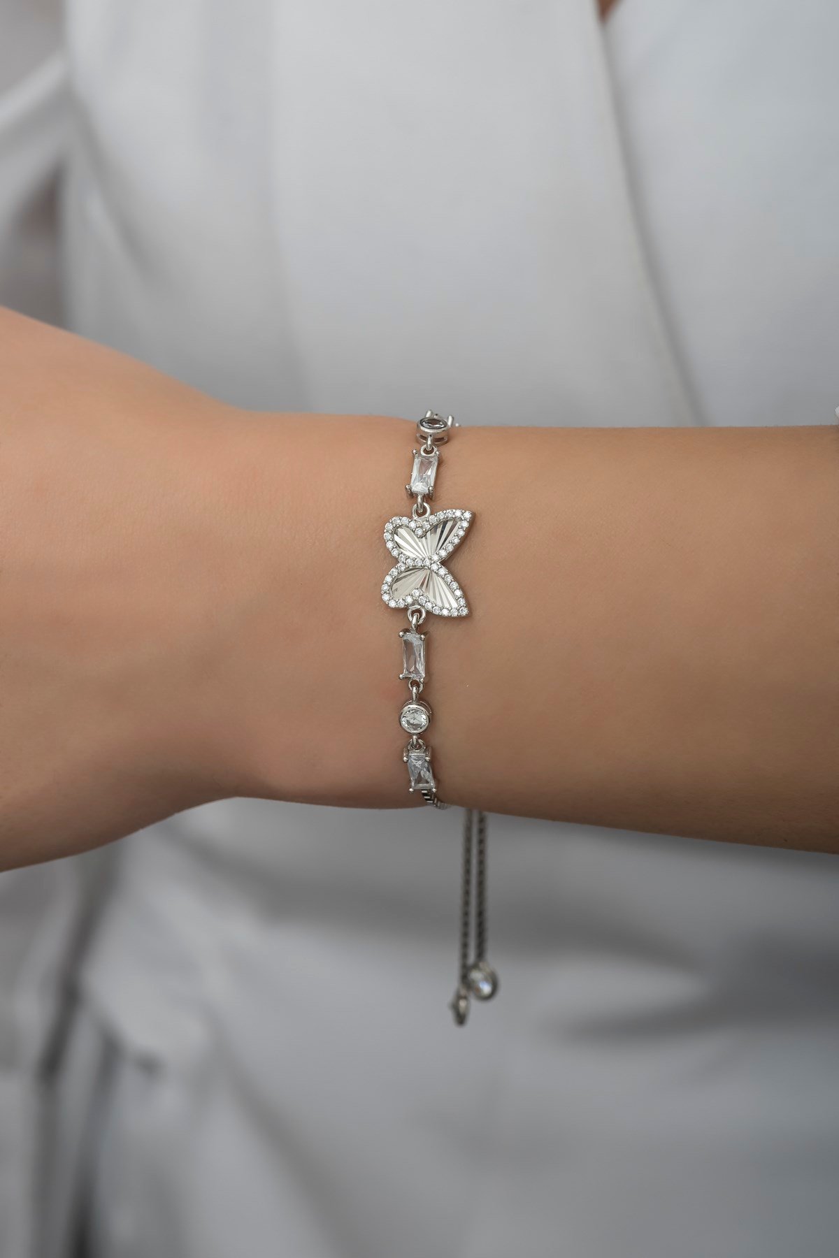 925 Ayar Gümüş Asansörlü Baget Taşlı Kelebek Bileklik