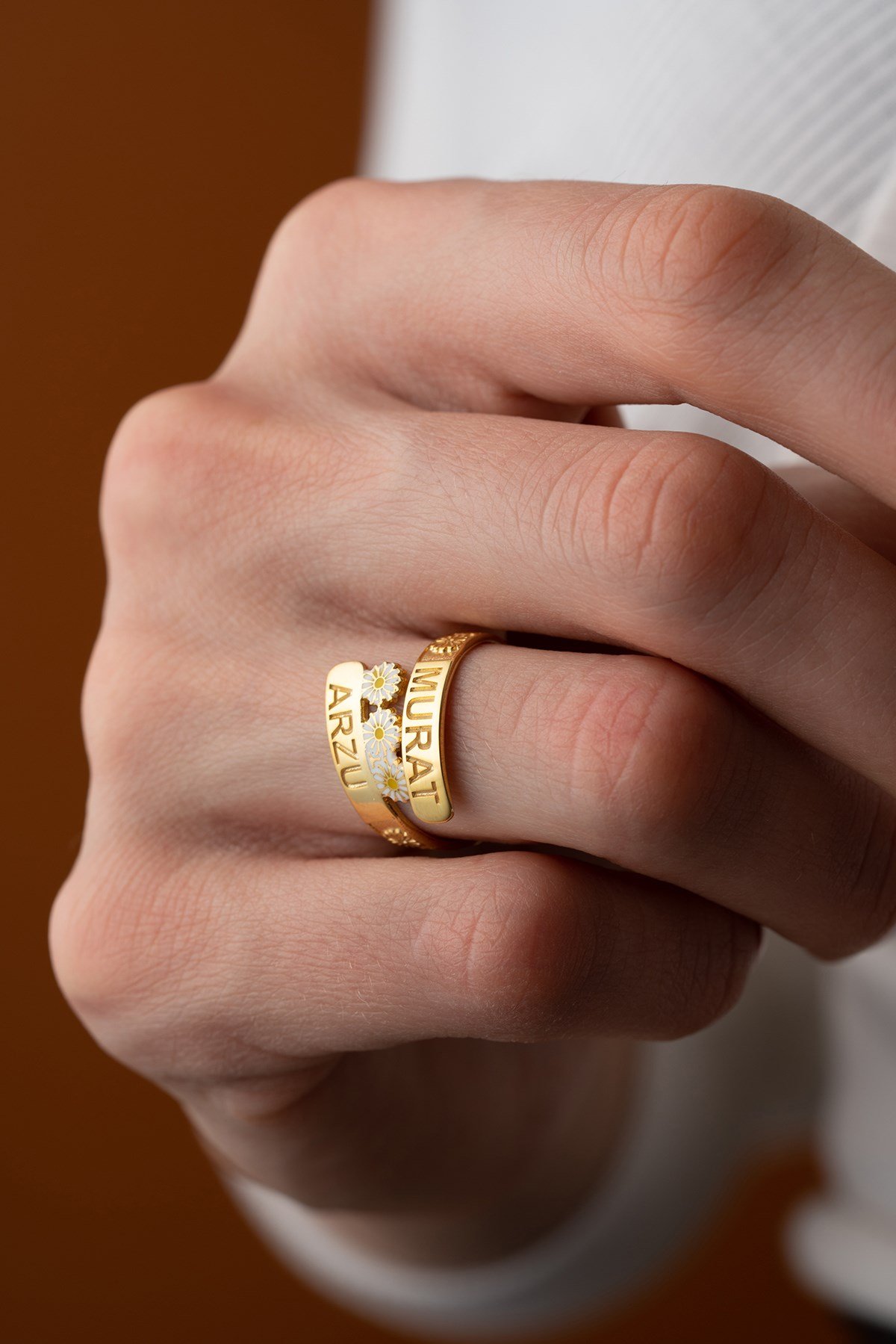 925 Ayar Gümüş Ayarlanabilir Ölçü Papatya Detaylı İsimli Yüzük