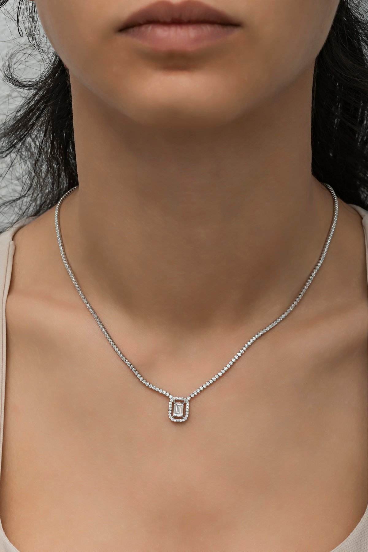 925 Ayar Gümüş Baget Taşlı Tektaş Suyolu Kolye