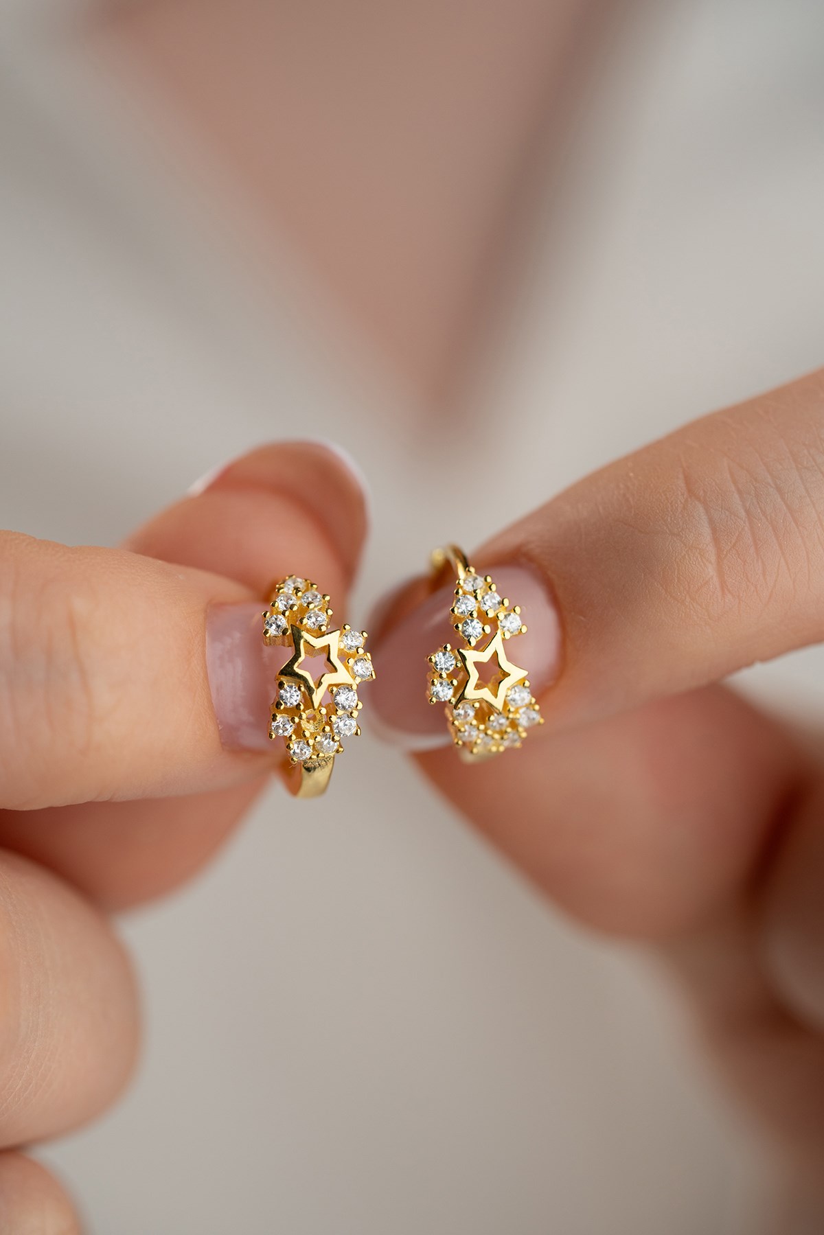 925 Ayar Gümüş Gold Kaplama 15 mm Işıltılı Yıldız Küpe