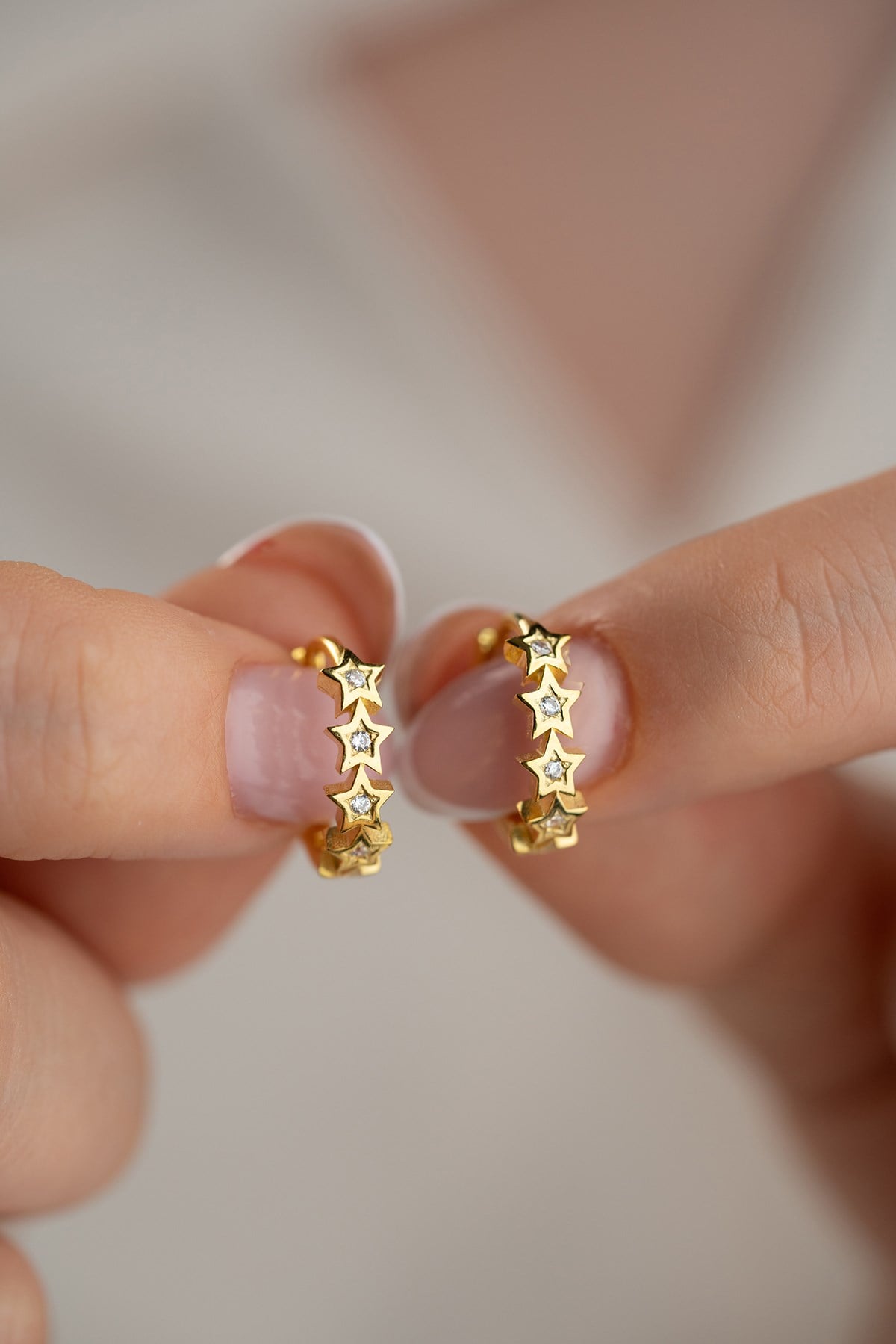 925 Ayar Gümüş Gold Kaplama 15 mm Yıldız Çemberi Küpe