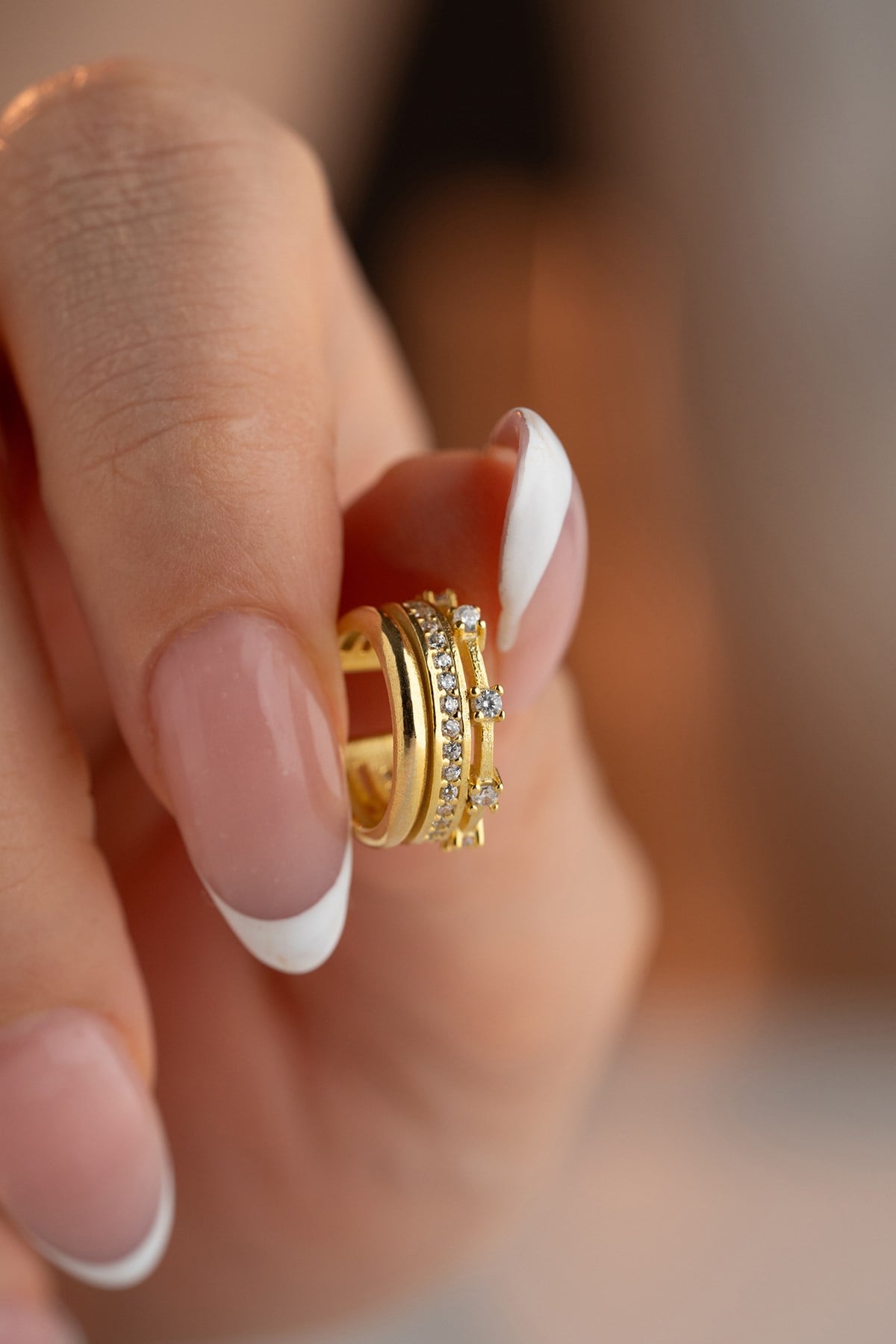 925 Ayar Gümüş Gold Kaplama 3 Sıralı Zirkon Taşlı Kıkırdak Küpe