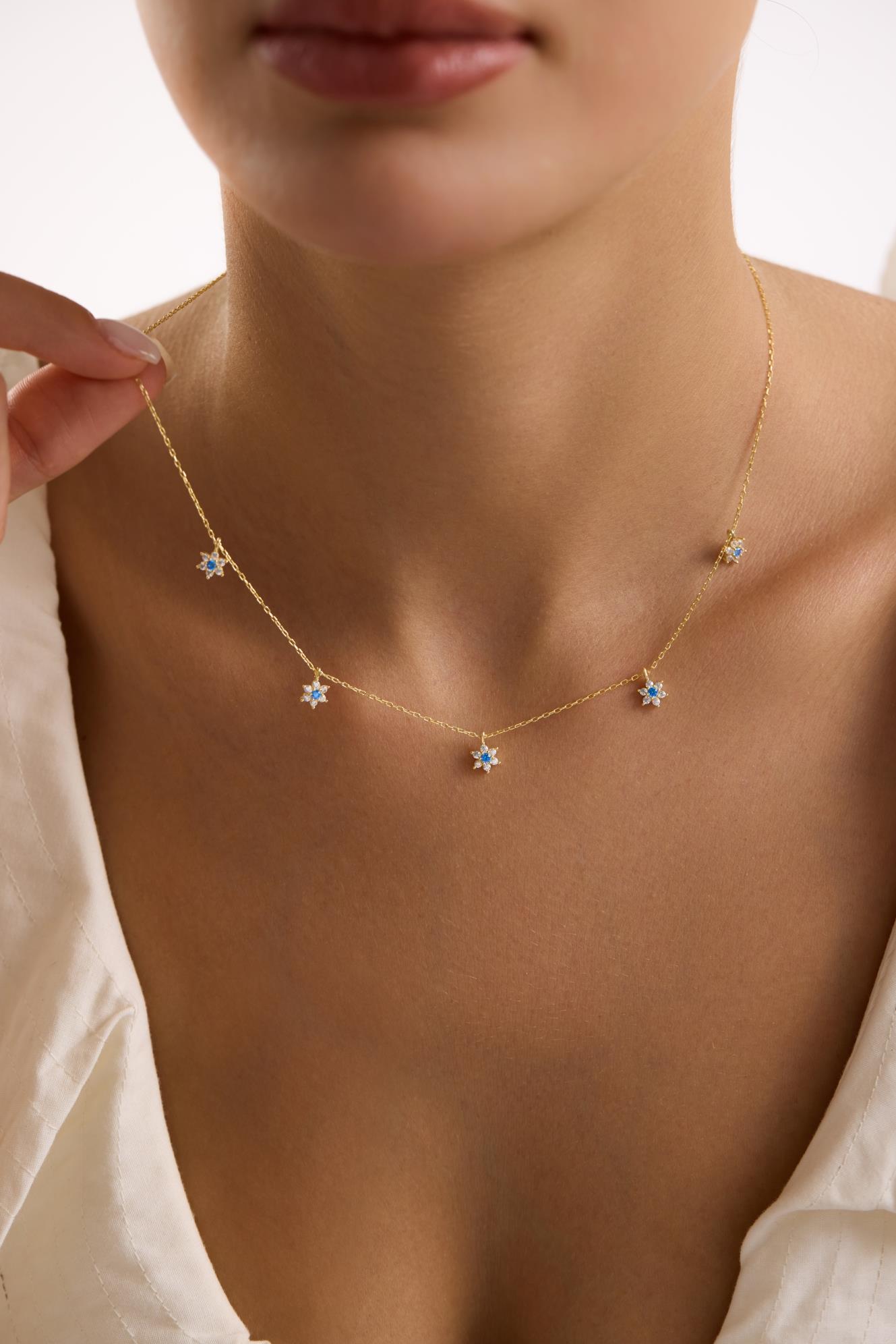 925 Ayar Gümüş Gold Kaplama Aquamarin Taşlı Minimal Çiçek Şans Kolye