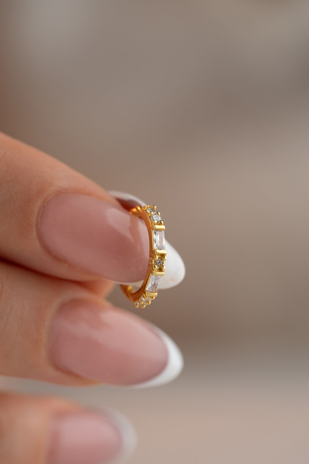 925 Ayar Gümüş Gold Kaplama Baget Taşlı Kıkırdak Küpe