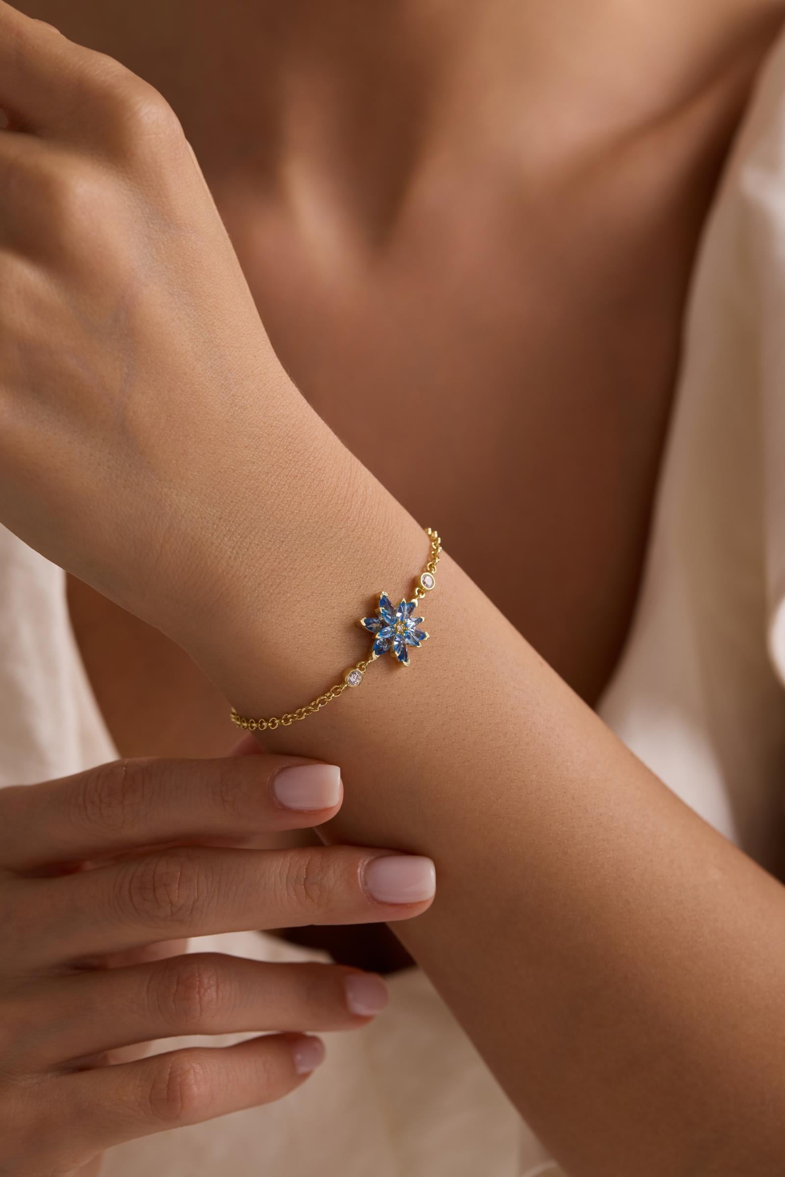925 Ayar Gümüş Gold Kaplama Doç Zincirli Aquamarin Taşlı Lotus Çiçeği Bileklik