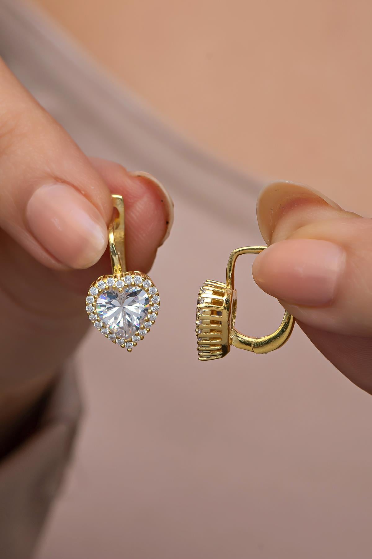 925 Ayar Gümüş Gold Kaplama J Model Tektaş Kalp Küpe