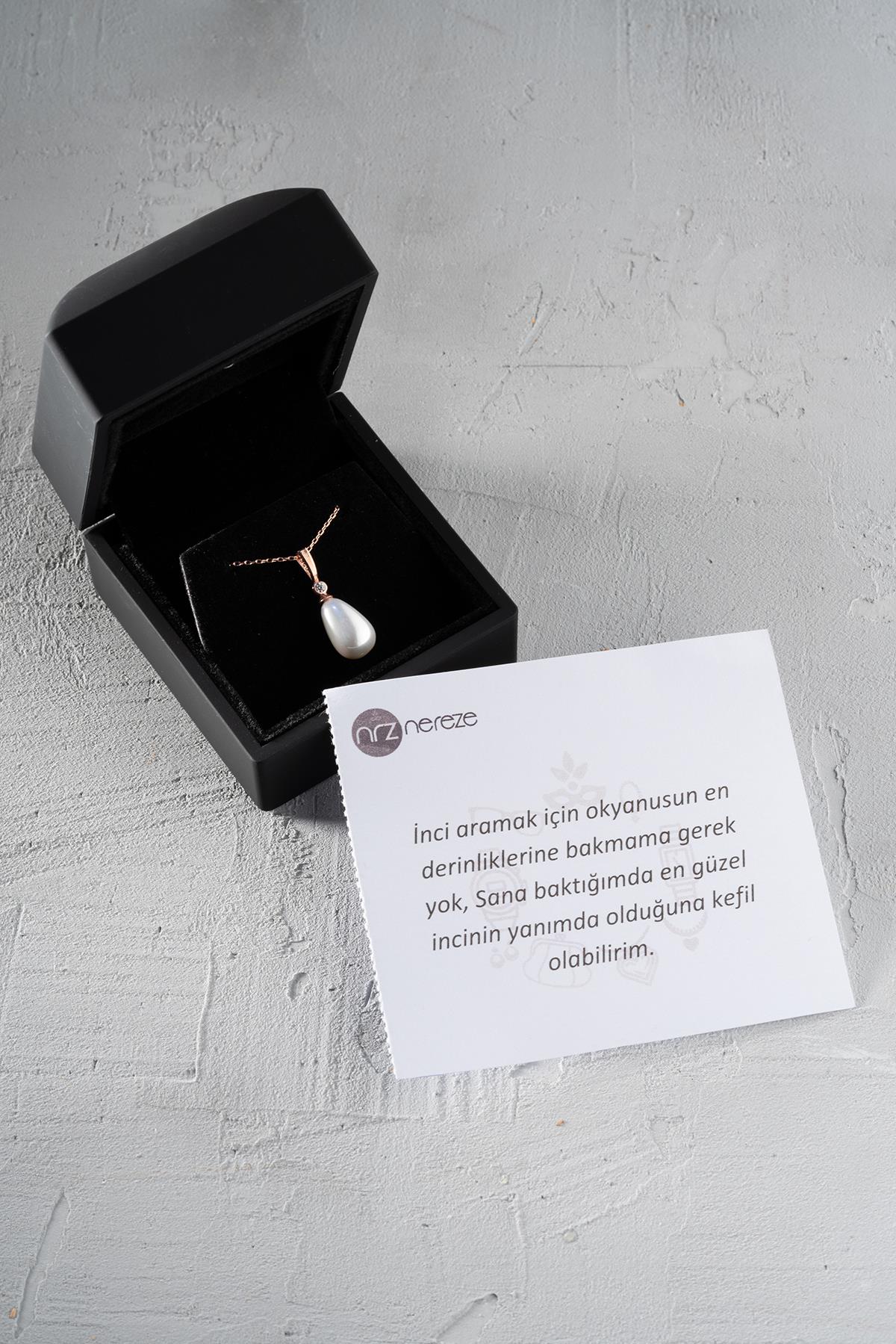 925 Ayar Gümüş Işıklı Kutuda Damla Model Beyaz Barok İnci Kolye