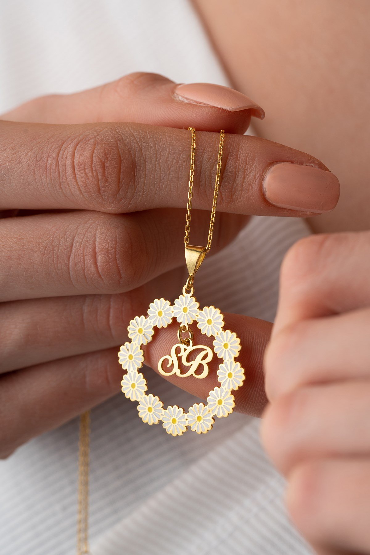 925 Ayar Gümüş Kişiye Özel Papatya Demeti Harfli Kolye