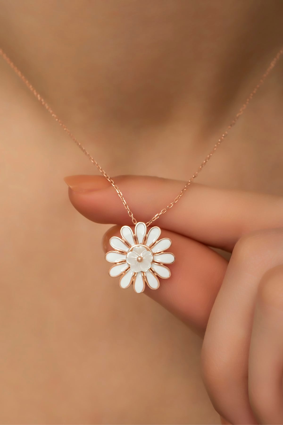 925 Ayar Gümüş Manolya Çiçeği Mineli Papatya Kolye