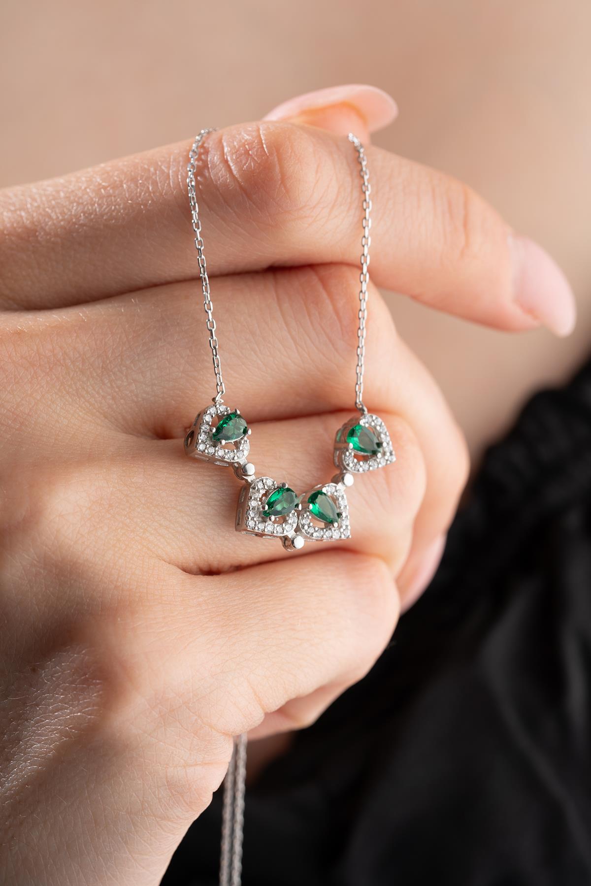 925 Ayar Gümüş Mıknatıslı Ayrılabilir Rodyumlu Yeşil Zirkon Taşlı 4 Kalpli Yonca Kolye