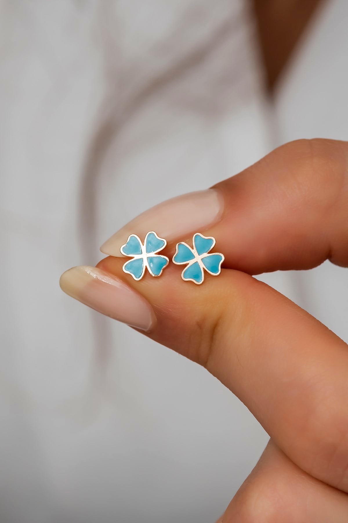 925 Ayar Gümüş Minik Mavi Mineli Yonca Küpe