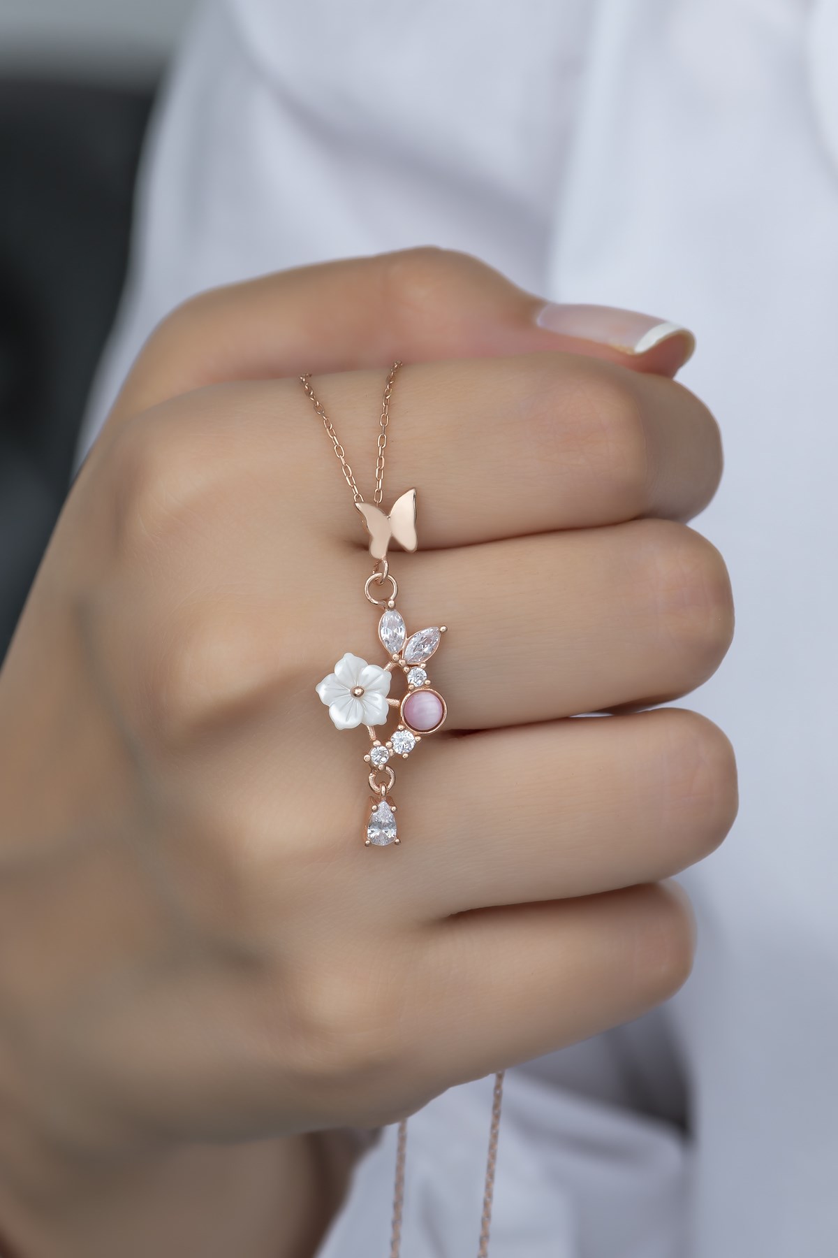 925 Ayar Gümüş Pembe Taşlı Kelebek Manolya Çiçeği Kolye