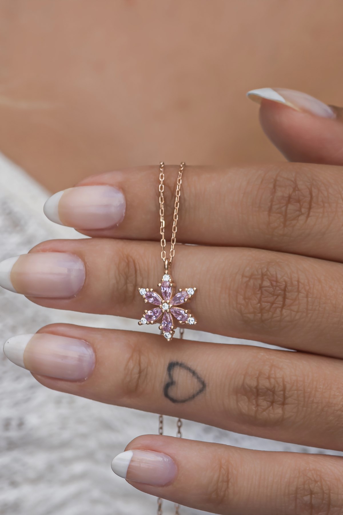 925 Ayar Gümüş Pembe Taşlı Lotus Kamelya Çiçeği Kolye