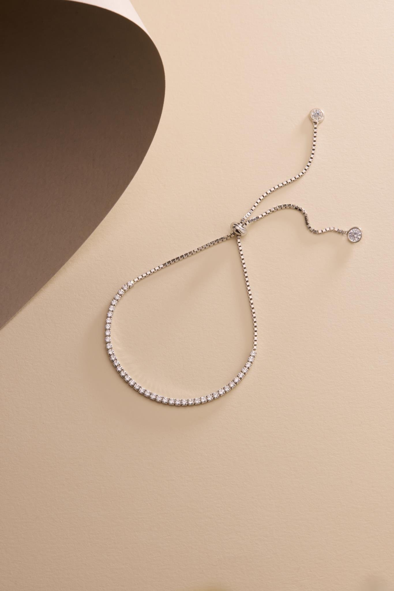 925 Ayar Gümüş Rodyum Kaplama Ayarlanabilir Asansörlü 2 mm Zirkon Taşlı Su Yolu Bileklik