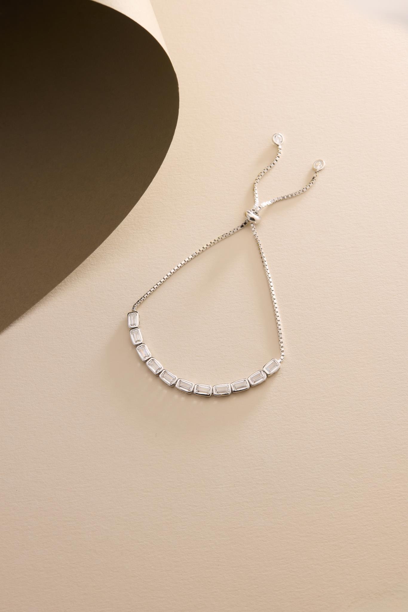 925 Ayar Gümüş Rodyum Kaplama Ayarlanabilir Asansörlü Sıralı Beyaz Baget Taşlı Bileklik