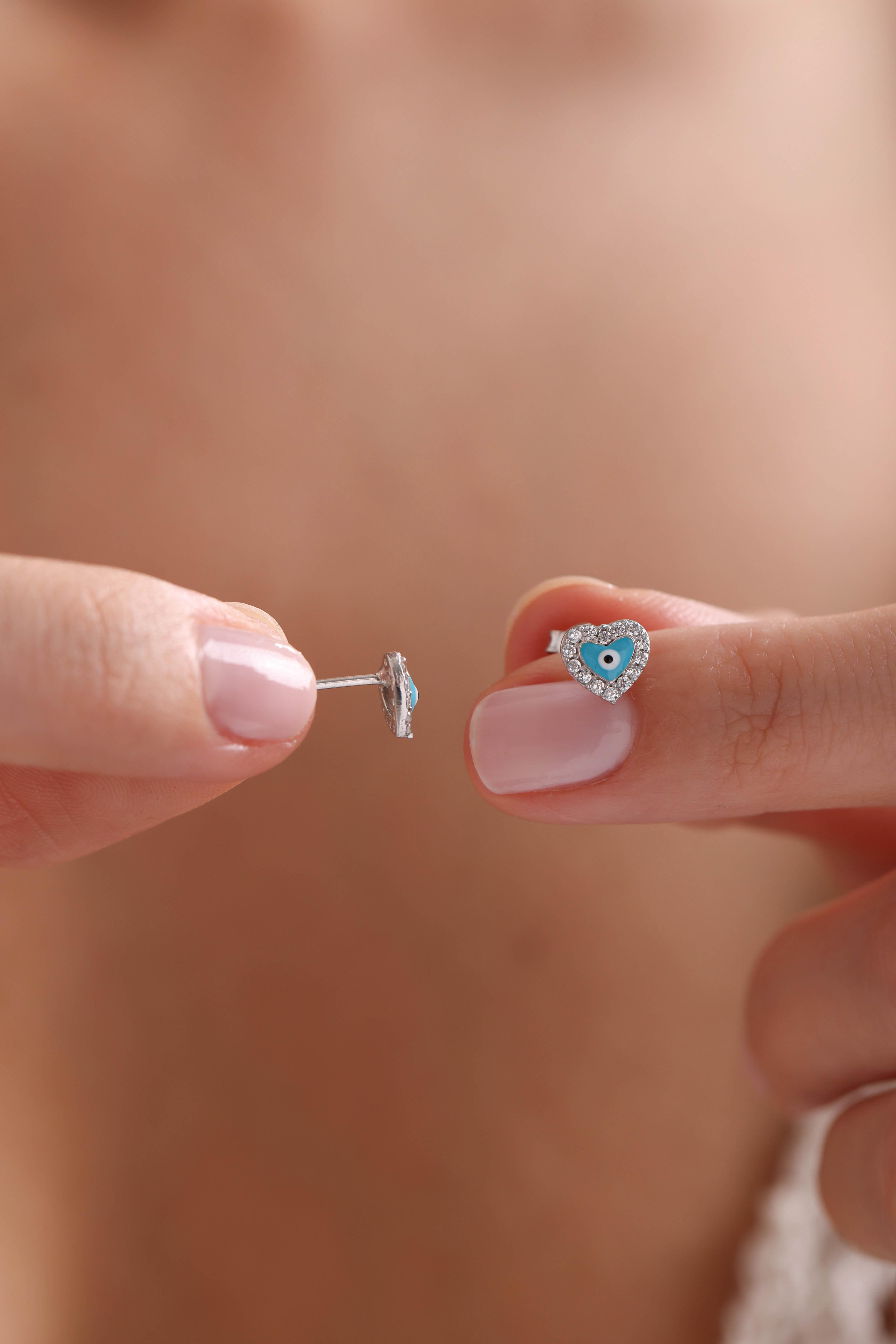 925 Ayar Gümüş Rodyum Kaplama Minik Turkuaz Mineli Nazar Kalp Küpe