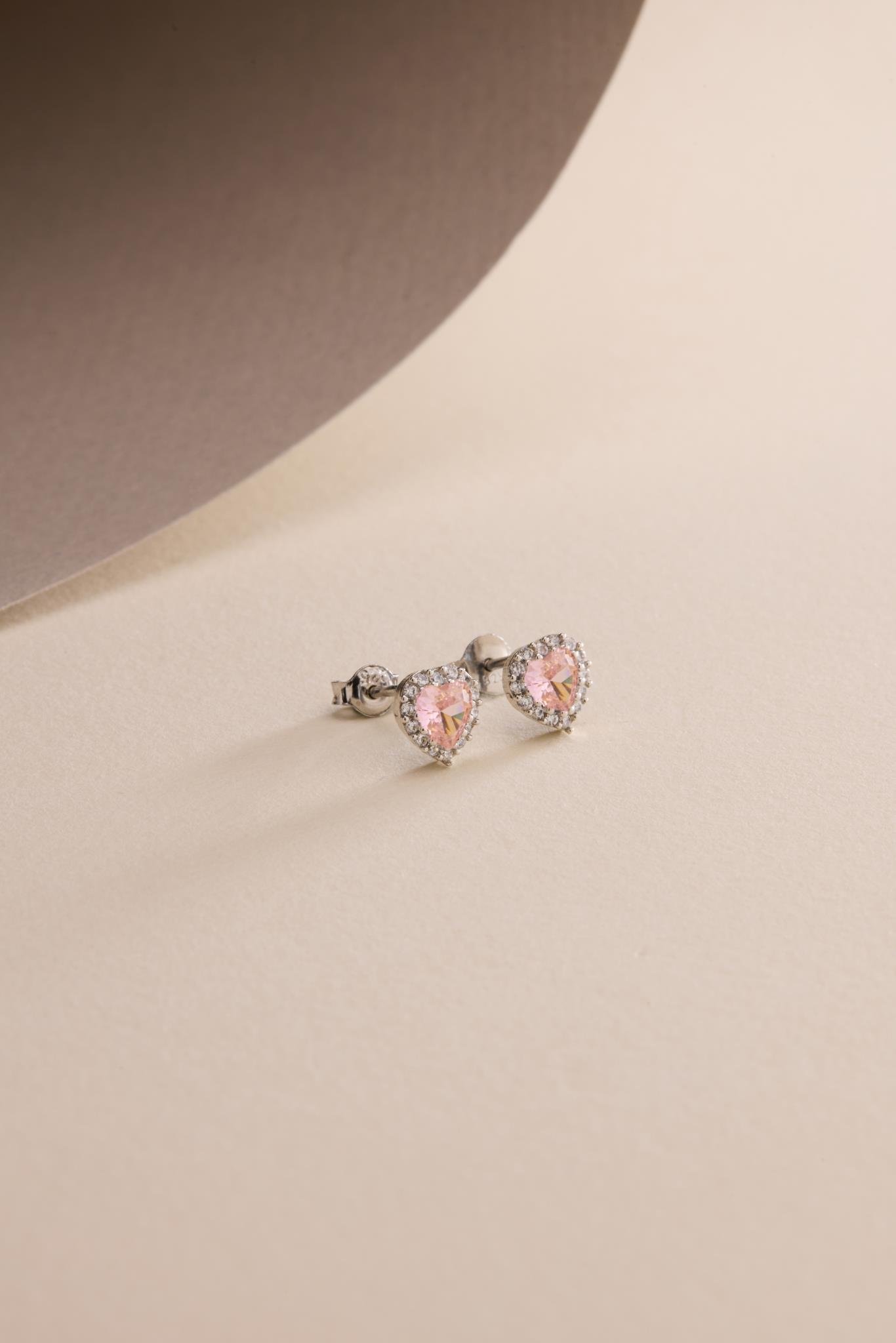 925 Ayar Gümüş Rodyum Kaplama Pembe Taşlı Kalp Model Küpe