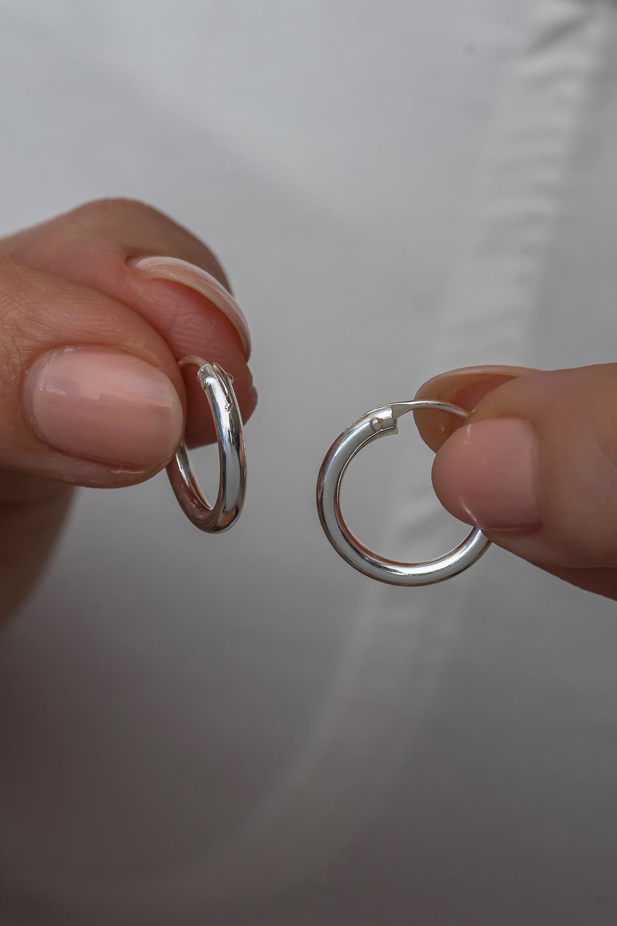 925 Ayar Gümüş Rodyumlu 12 mm Minik Halka Küpe