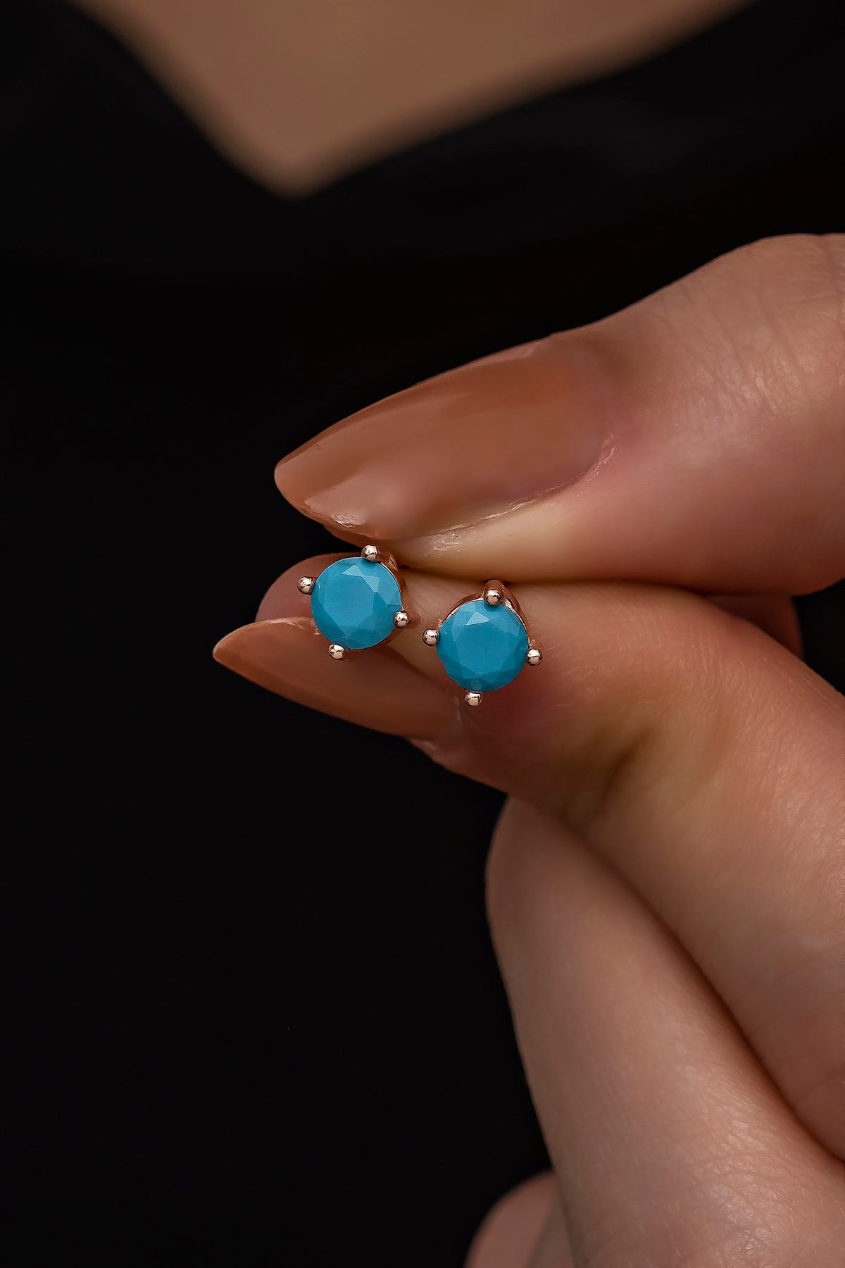 925 Ayar Gümüş Rose 5 mm Turkuaz Taşlı Tektaş Küpe