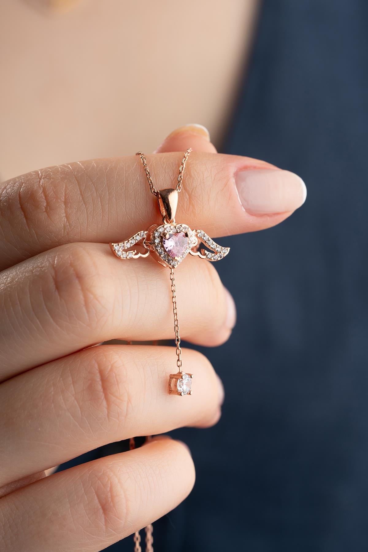 925 Ayar Gümüş Rose Kaplama Hareketli Pembe Taşlı Kanatlı Kalp Kolye