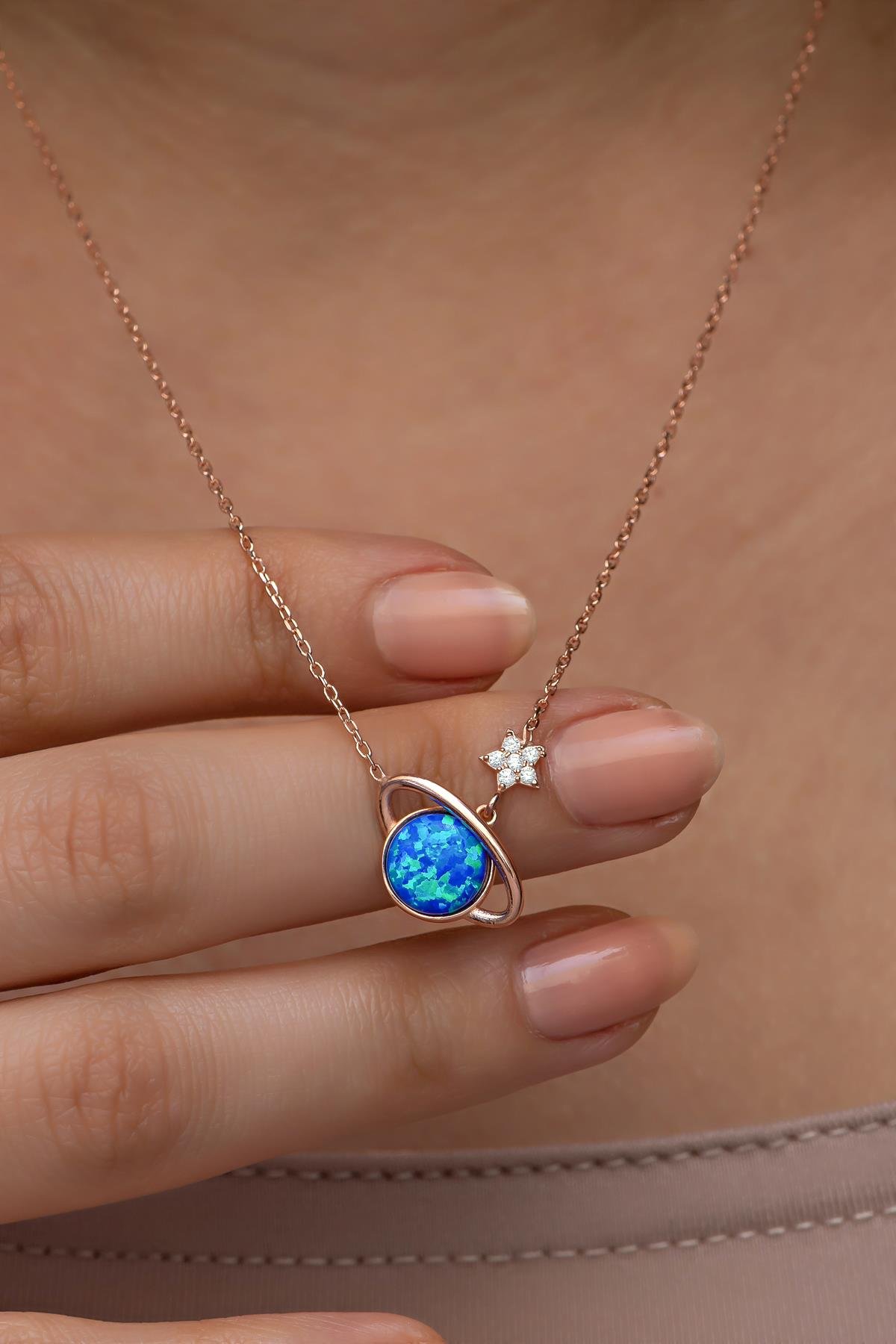 925 Ayar Gümüş Rose Kaplama Mavi Opal Taşlı Gezegen Kolye