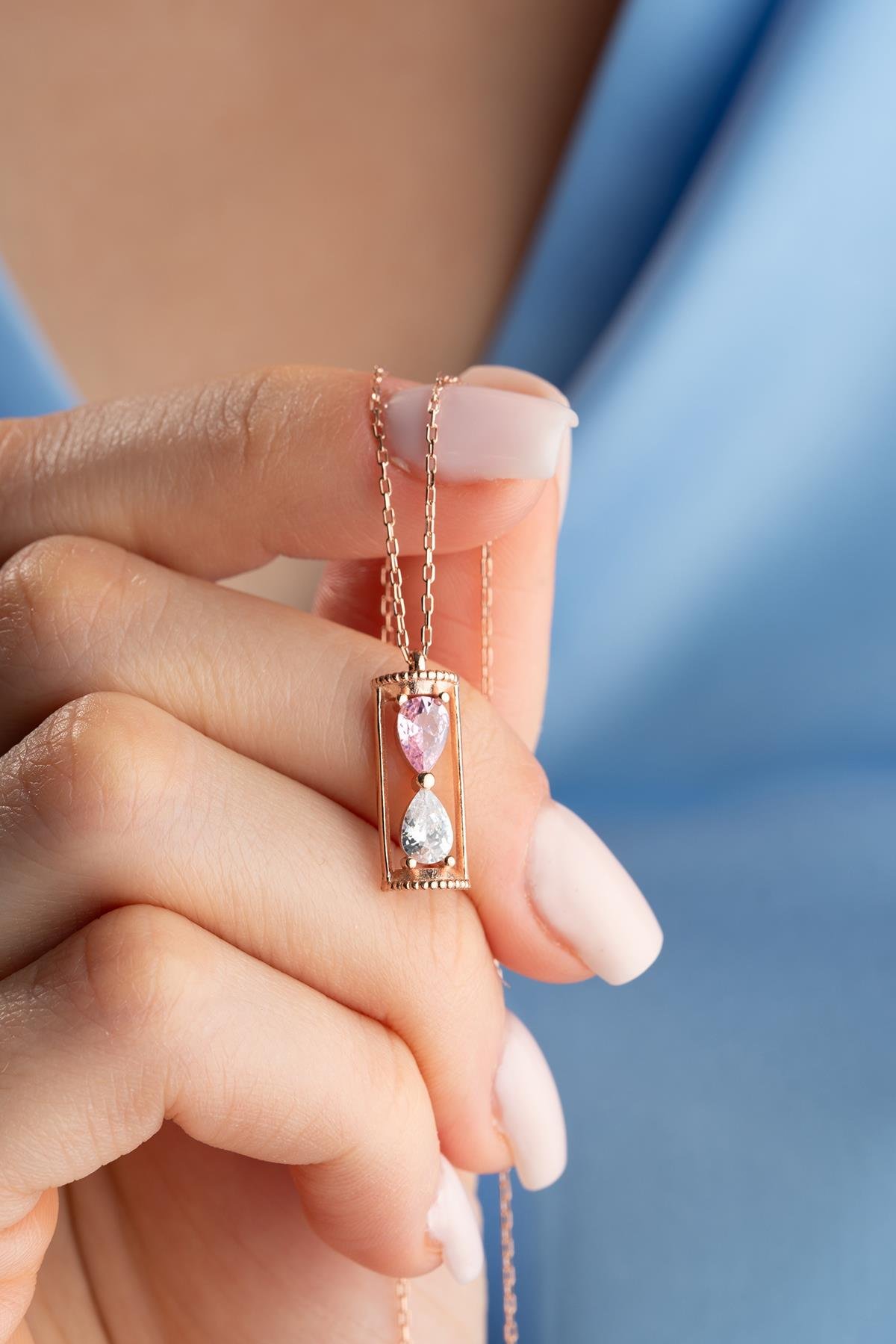925 Ayar Gümüş Rose Kaplama Pembe Taşlı Kum Saati Kolye