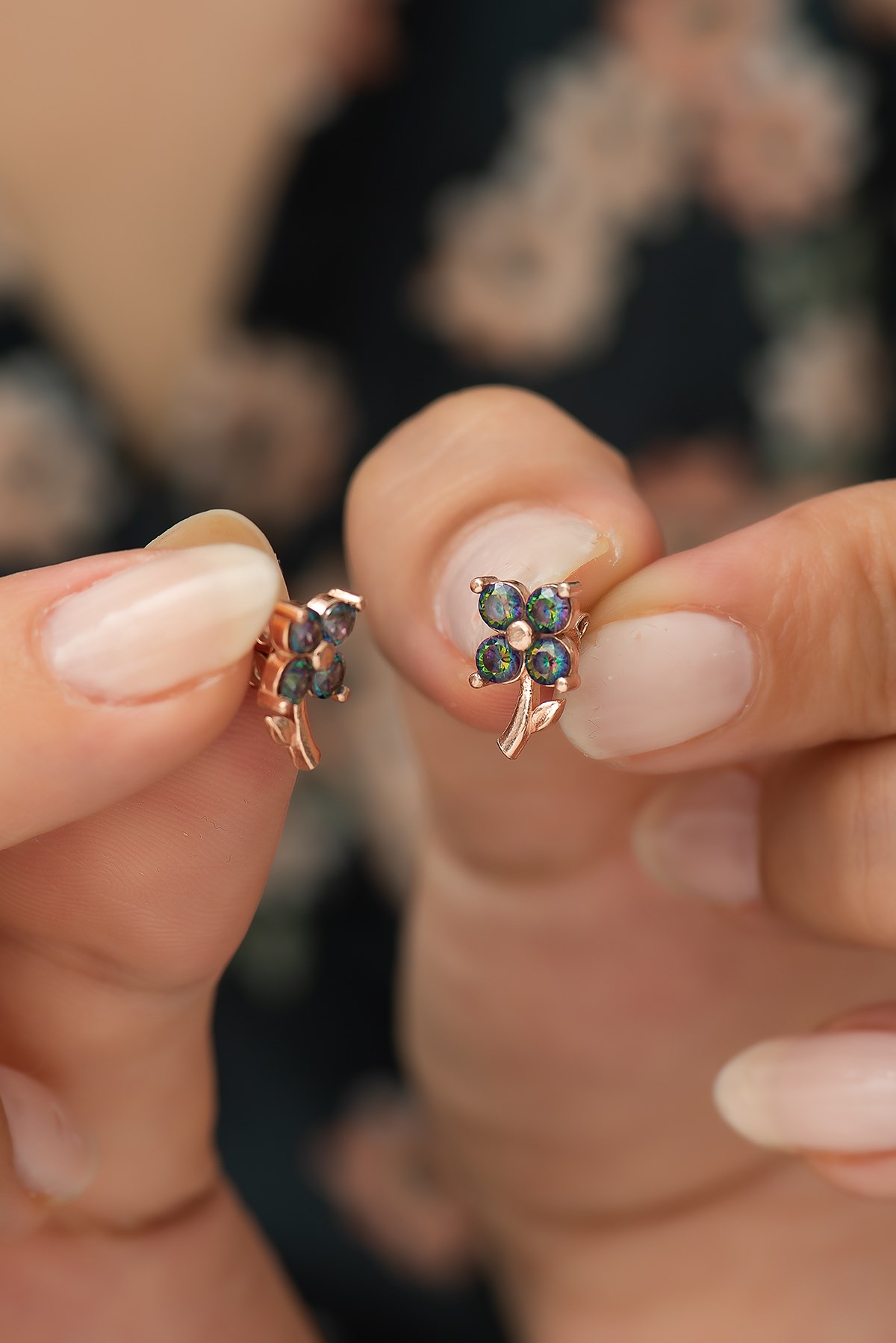 925 Ayar Mistik Topaz Minik Yonca Küpe Kadın Gümüş Küpe