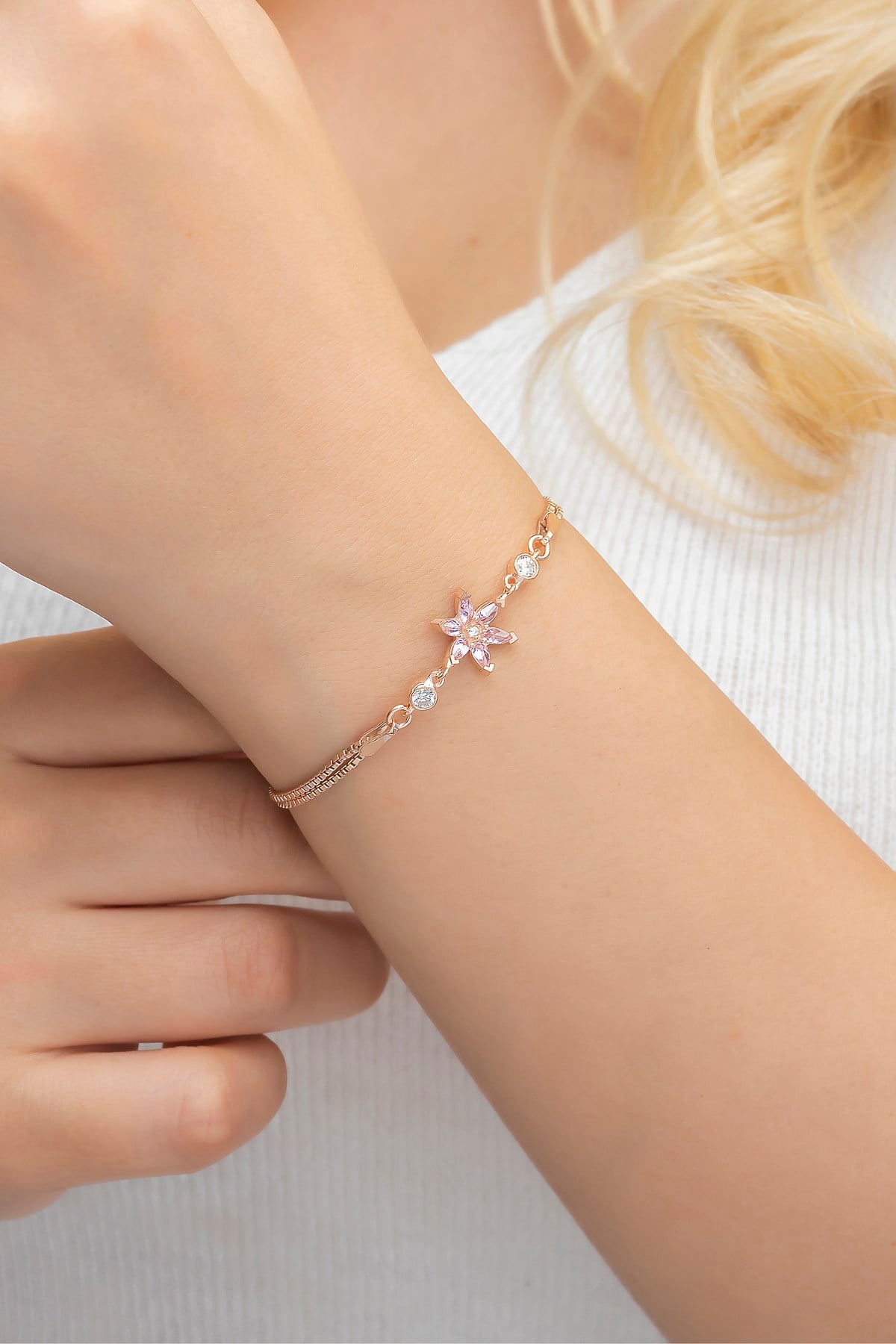 925 Ayar Pembe Taşlı Lotus Çiçeği Gümüş Bileklik