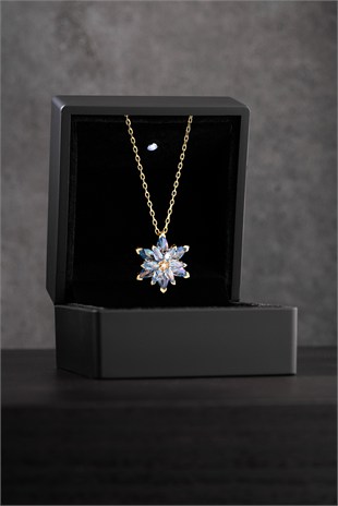 925 Ayar Gümüş Gold Kaplama Işıklı Kutuda Gold Aquamarin Taşlı Lotus Çiçeği Kolye