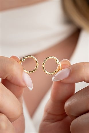 925 Ayar Gümüş Gold Kaplama Kalemli 15 mm Şarnel Halka Küpe