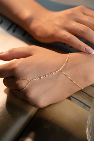 925 Ayar Gümüş Gold Kaplama Üçgen Baget Taşlı Şahmeran Bileklik 