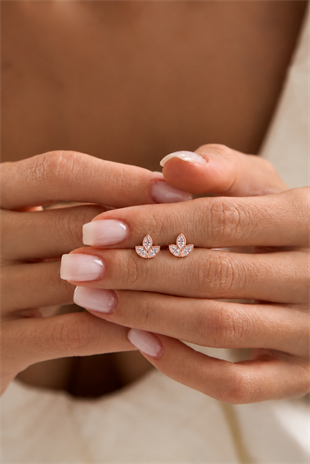 925 Ayar Gümüş Rose Kaplama Minimal Lotus Çiçeği Küpe