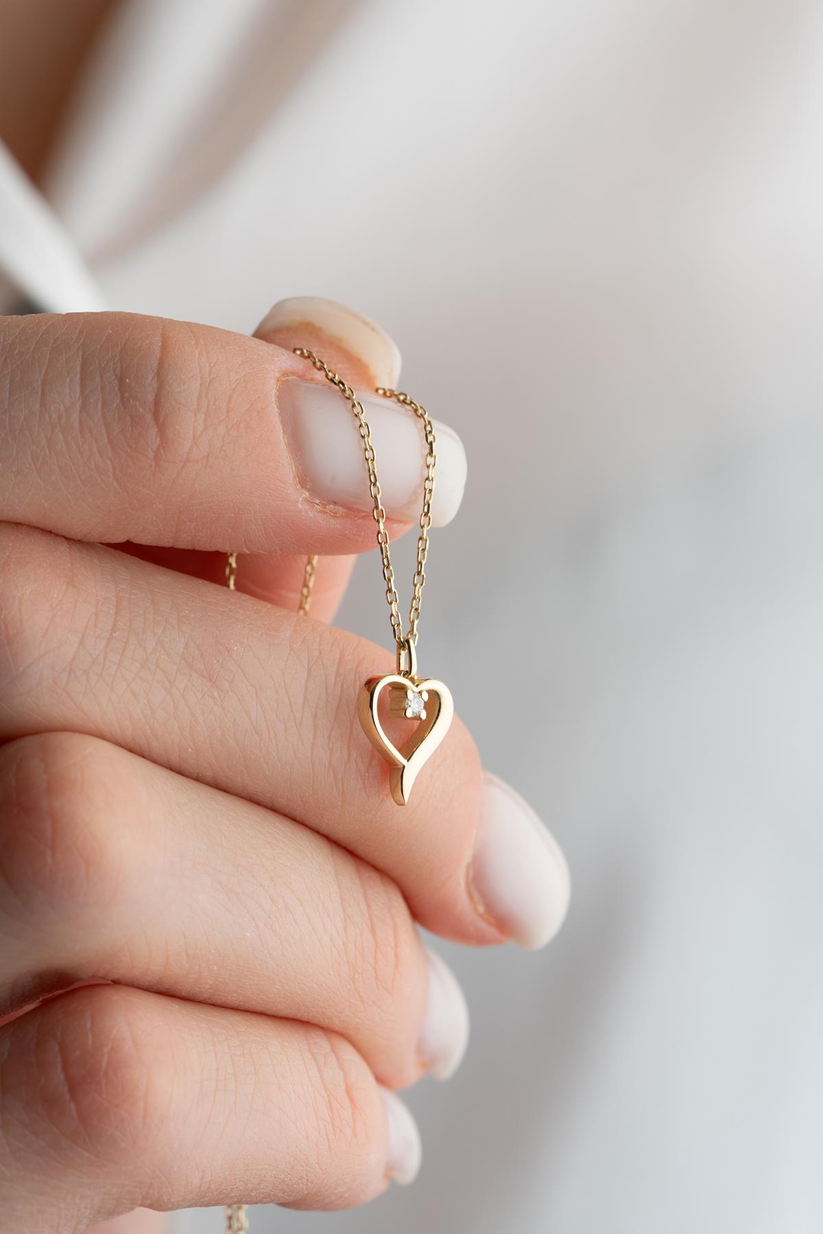 14 Ayar Altın 0.02 Ct Pırlantalı  Minimal Kalp Model Kolye
