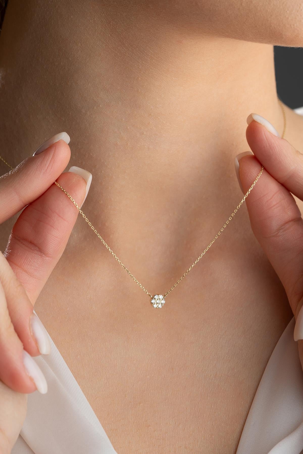 14 Ayar Altın 0.15 Ct Pırlantalı  Minimal Kır Çiçeği Model Kolye