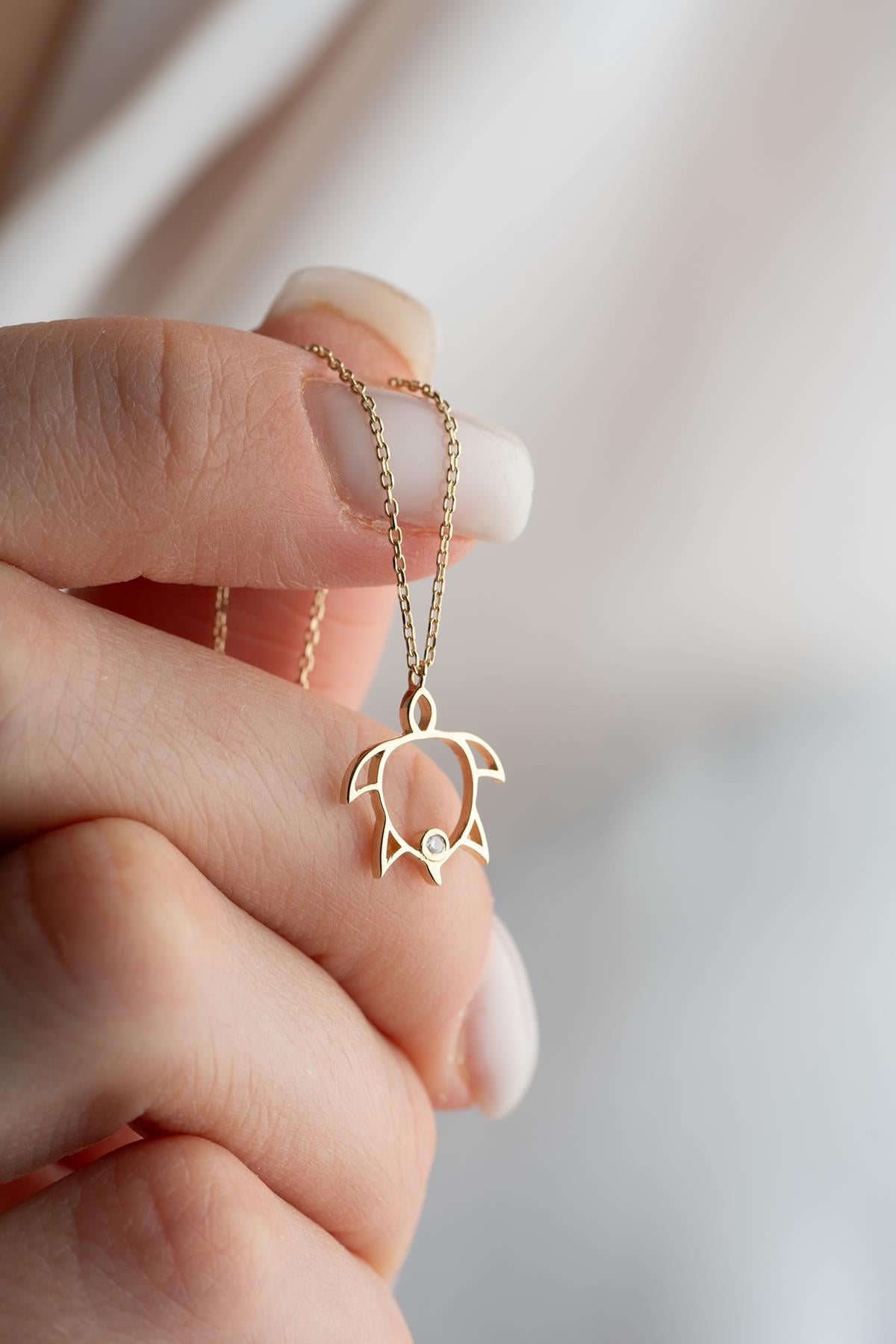 14 Ayar Altın 0.01 Ct Pırlantalı Tektaş Kaplumbağa Model Kolye
