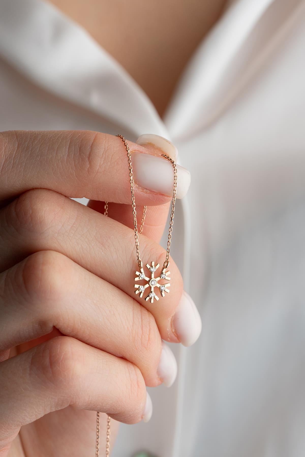 14 Ayar Altın 0.05 Ct Pırlantalı  Minimal Kartanesi Model Kolye
