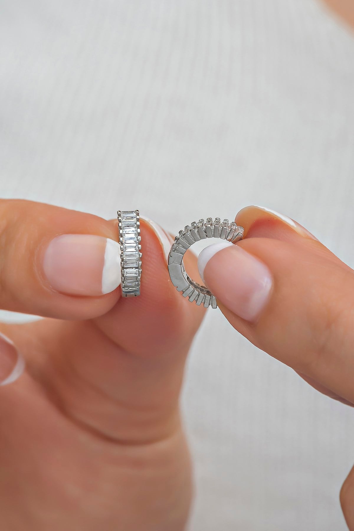 925 Ayar Gümüş 10 mm Baget Taşlı Tamtur Küpe