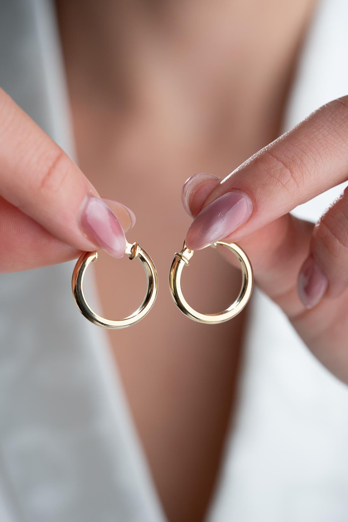 925 Ayar Gümüş 20 mm Gold Kaplama Sade Halka Model Şarnel Küpe