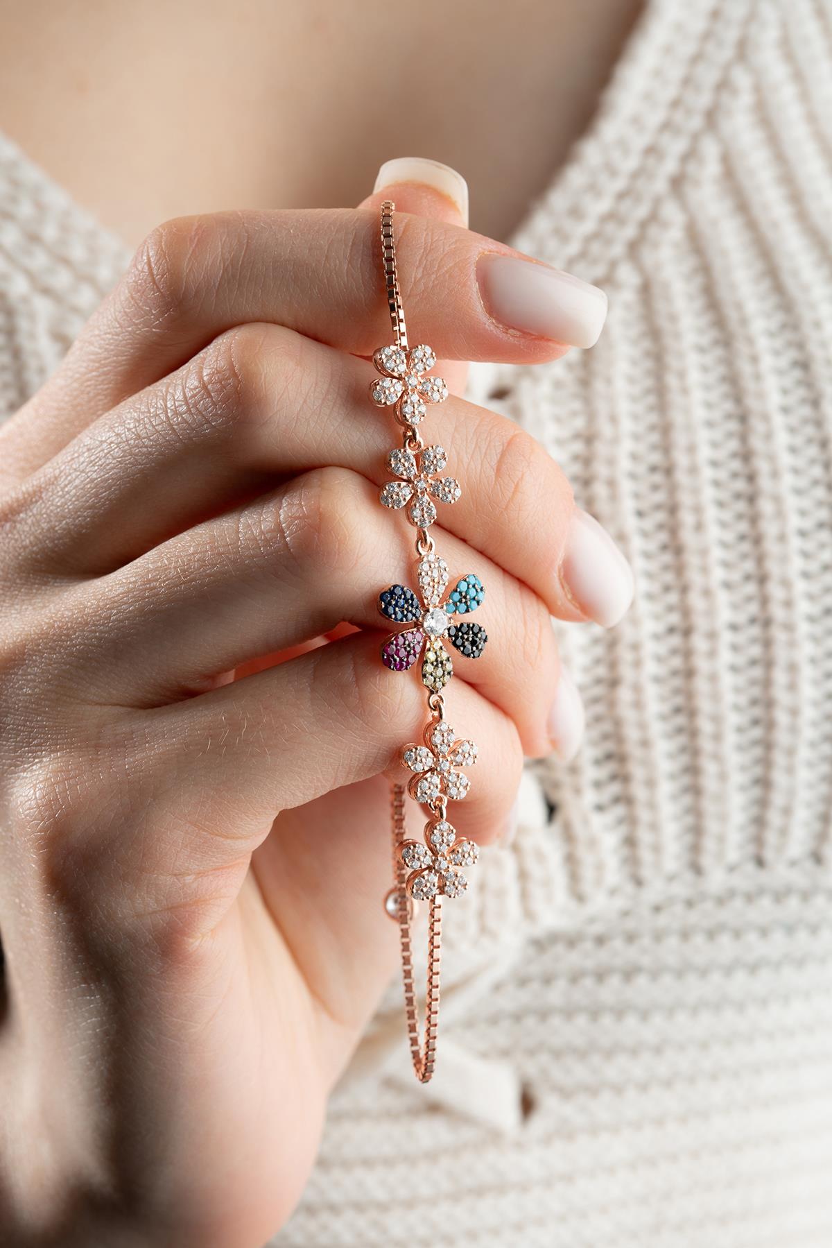 925 Ayar Gümüş Asansörlü Mix Taşlı 5'Li Kır çiçeği Bileklik 