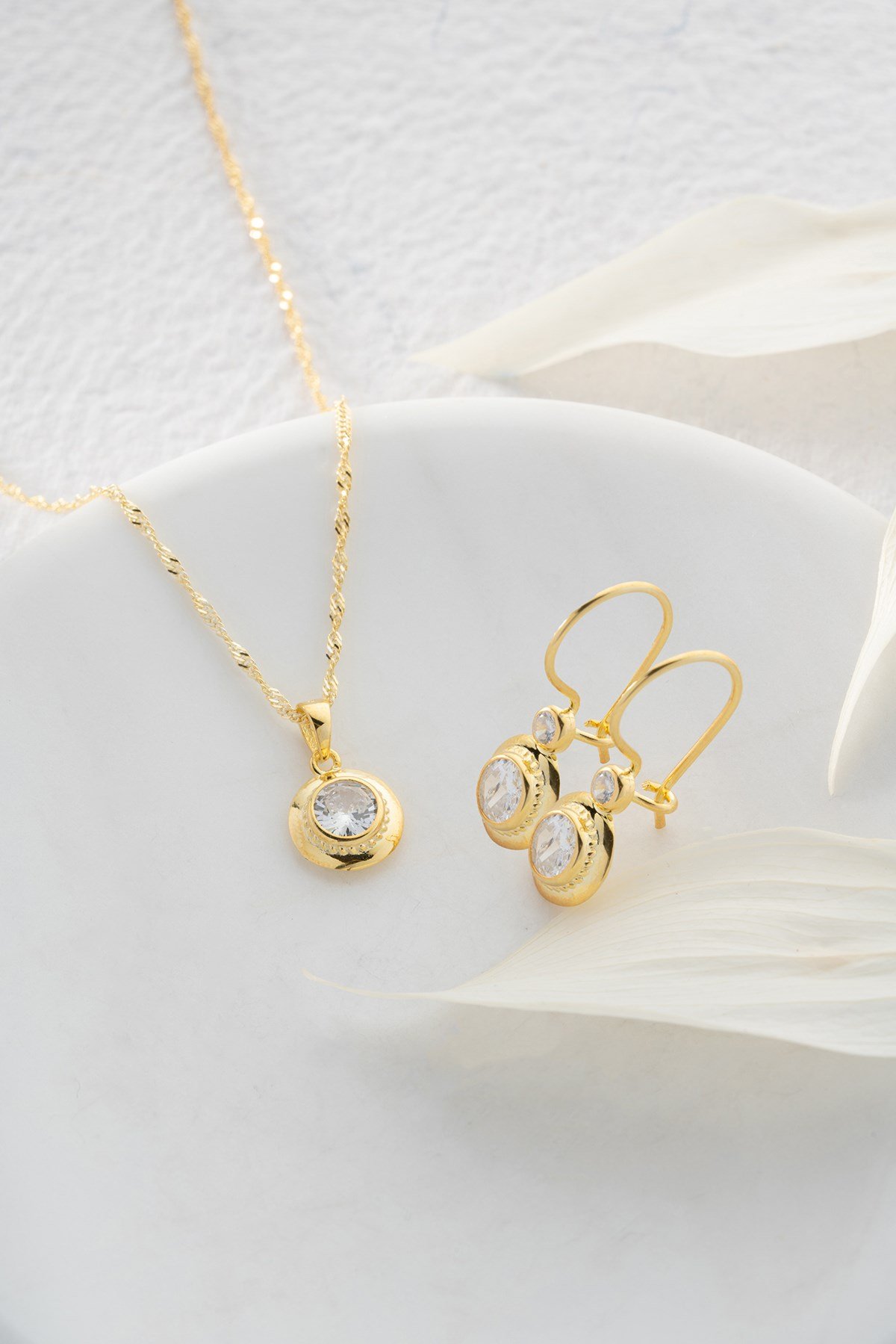 925 Ayar Gümüş Burgu Zincirli Gold Tektaş Model Küpe ve  Kolye Set