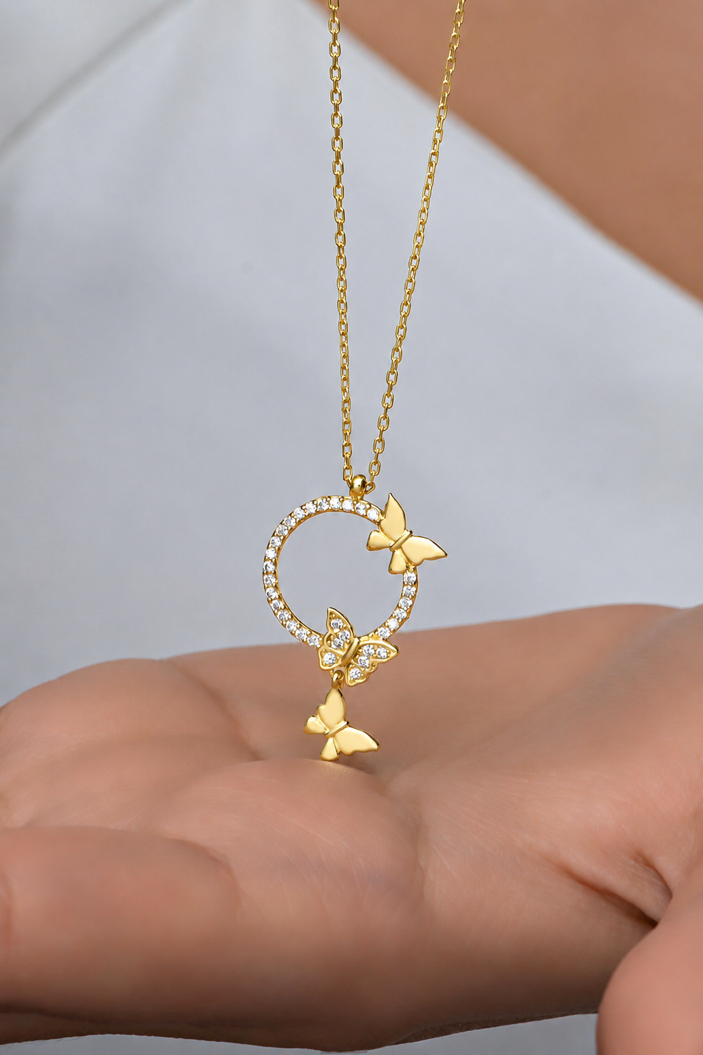 925 Ayar Gümüş Gold Daire Tasarım Uçuşan Sevgi Kelebekleri Kolye