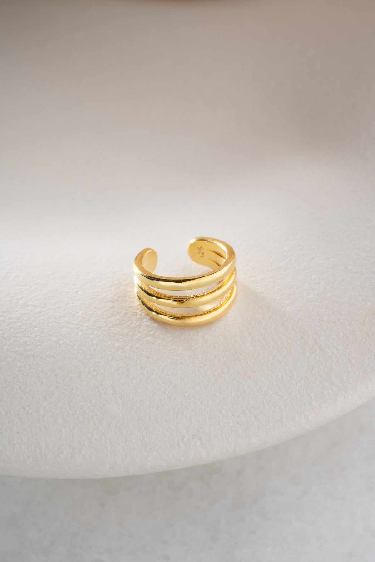 925 Ayar Gümüş Gold Kaplama 3 Sıra Sade Model Kıkırdak Küpe