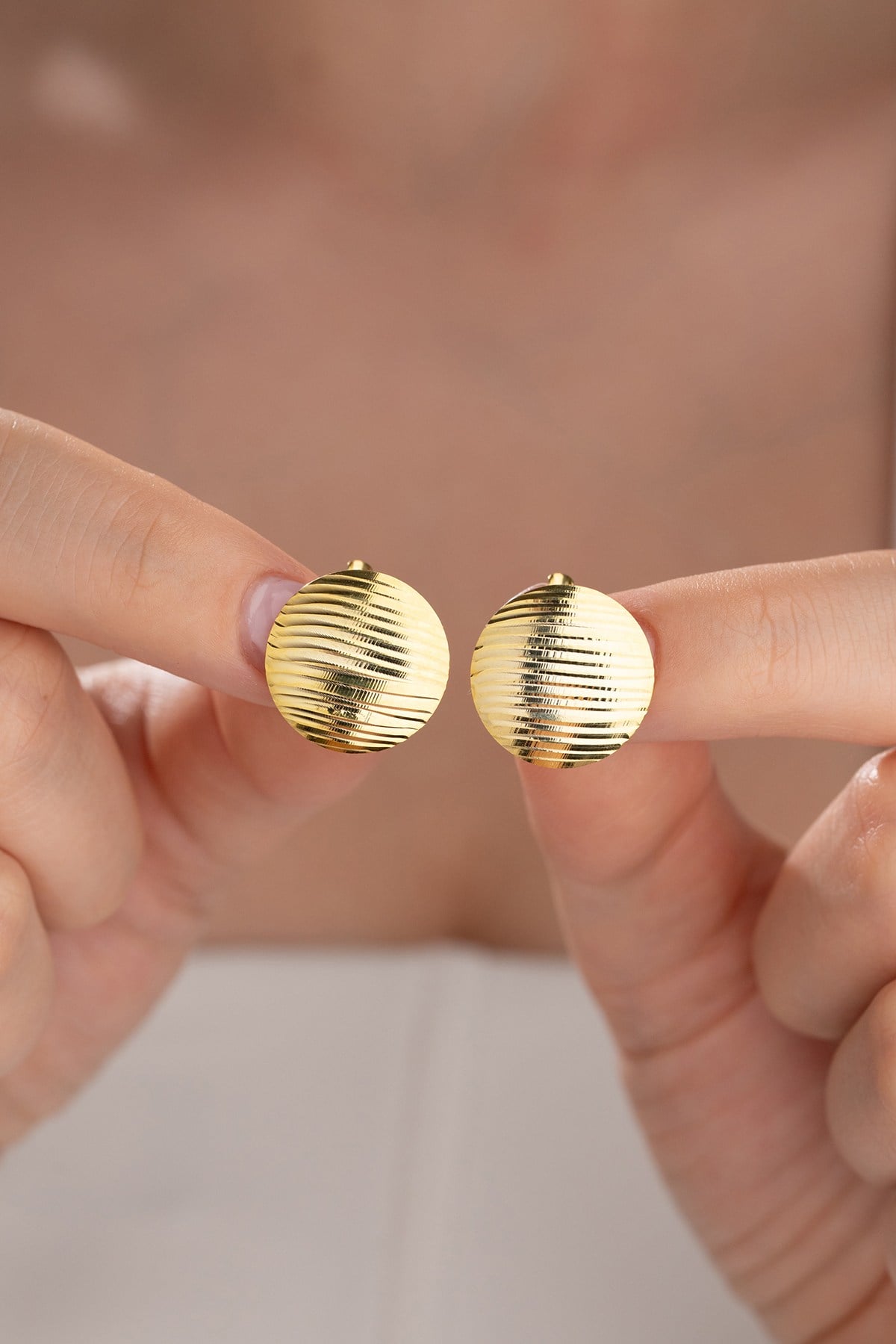 925 Ayar Gümüş Gold Kaplama Çizgili Yuvarlak Tasarım Küpe