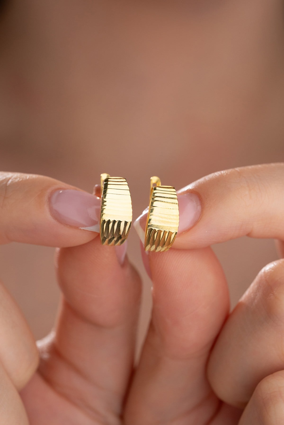 925 Ayar Gümüş Gold Kaplama Geometrik Çizgili Küpe