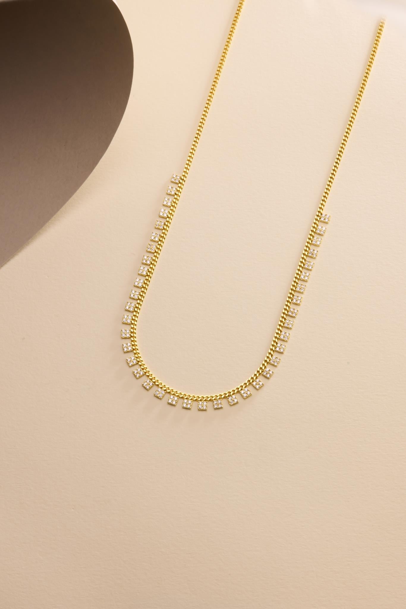 925 Ayar Gümüş Gold Kaplama Gurmet Zincirli Minik Kare Model Kolye