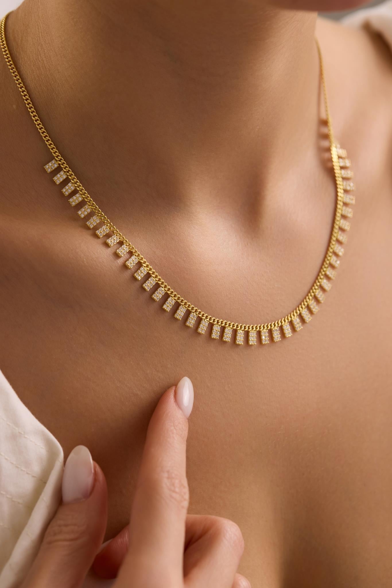 925 Ayar Gümüş Gold Kaplama Gurmet Zincirli zirkon Taşlı Dikdörtgen Model Kolye