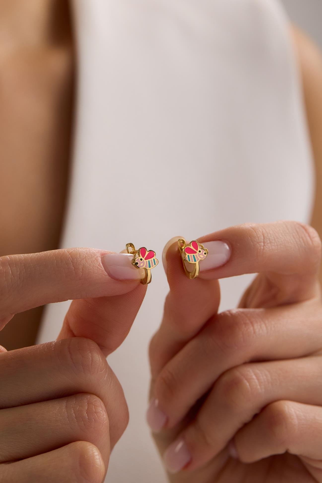 925 Ayar Gümüş Gold Kaplama Minik Arı Model Çocuk Küpe