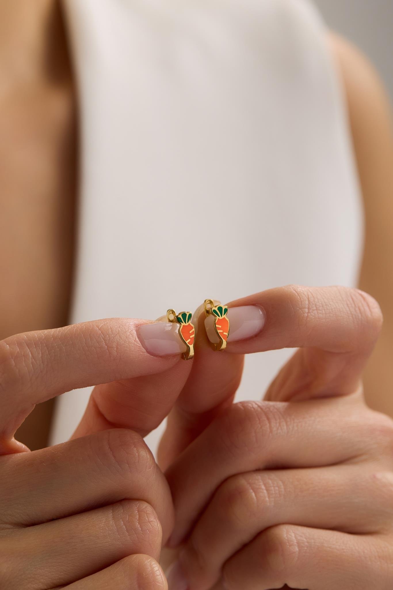 925 Ayar Gümüş Gold Kaplama Minik Havuç Model Çocuk Küpe